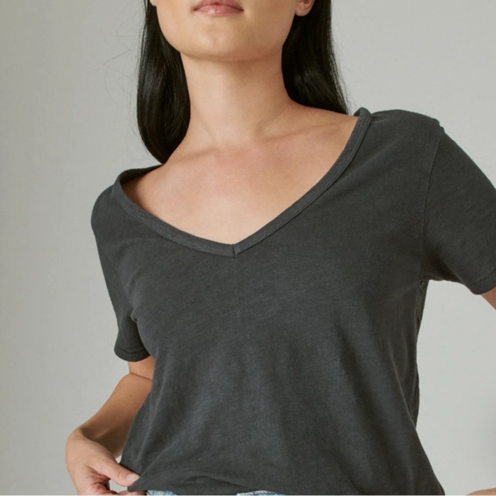 Lucky Brand Classic V-Neck Heather Gray
Size S - Picture 1 of 9